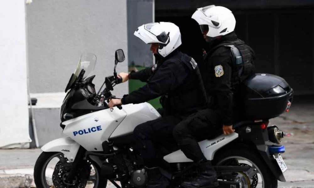 Οι περίγραφες των αστυνομικών που έσωσαν τον 4χρονο ασθενή